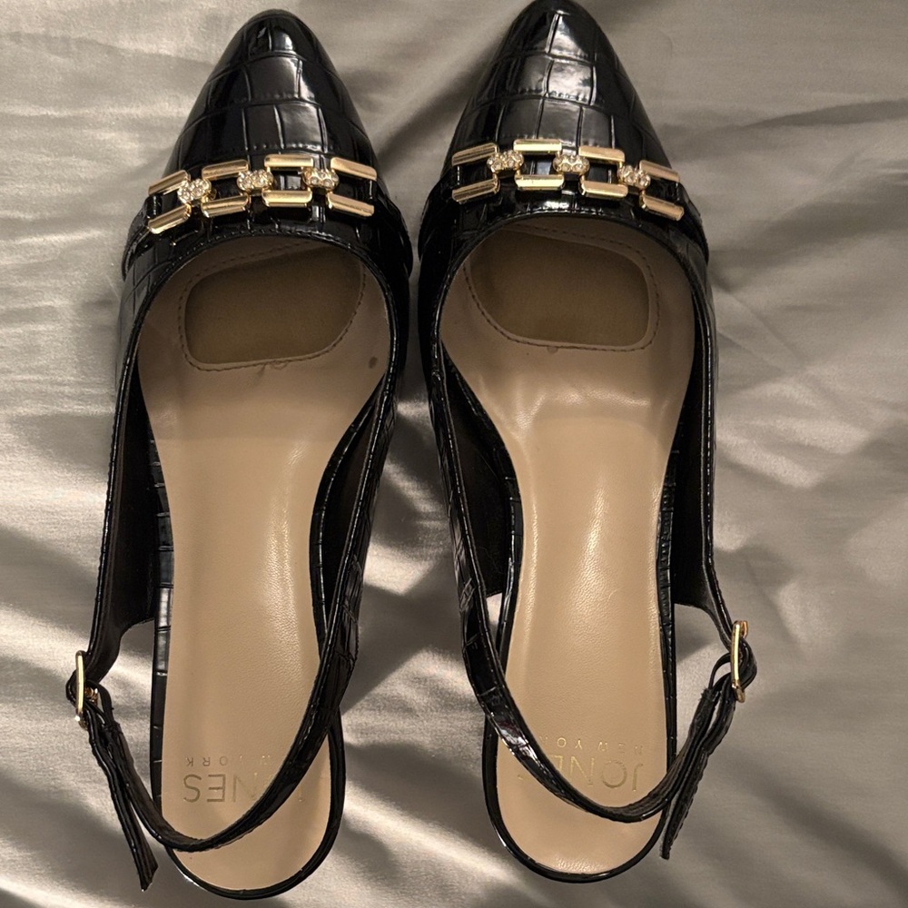 Jones New York Black Croc-Embossed Heels with Gold Accents Size 8.5